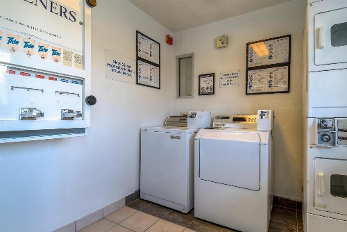 Motel 6 Los Angeles -Hacienda Heights image 3