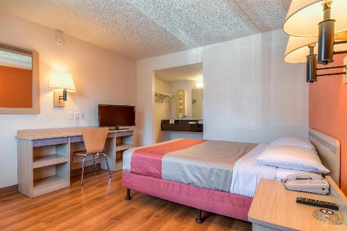 Motel 6 Los Angeles -Hacienda Heights image 9